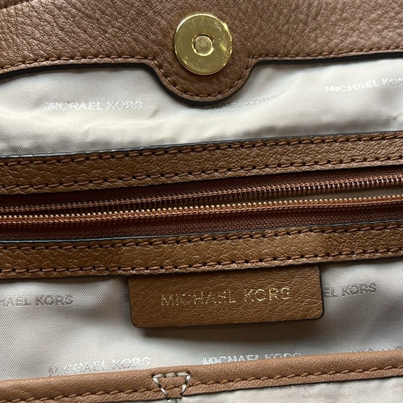 Michael Kors Purse Brown Raven Large Shoulder Bag Pebbled Leather - Picture 12 of 16